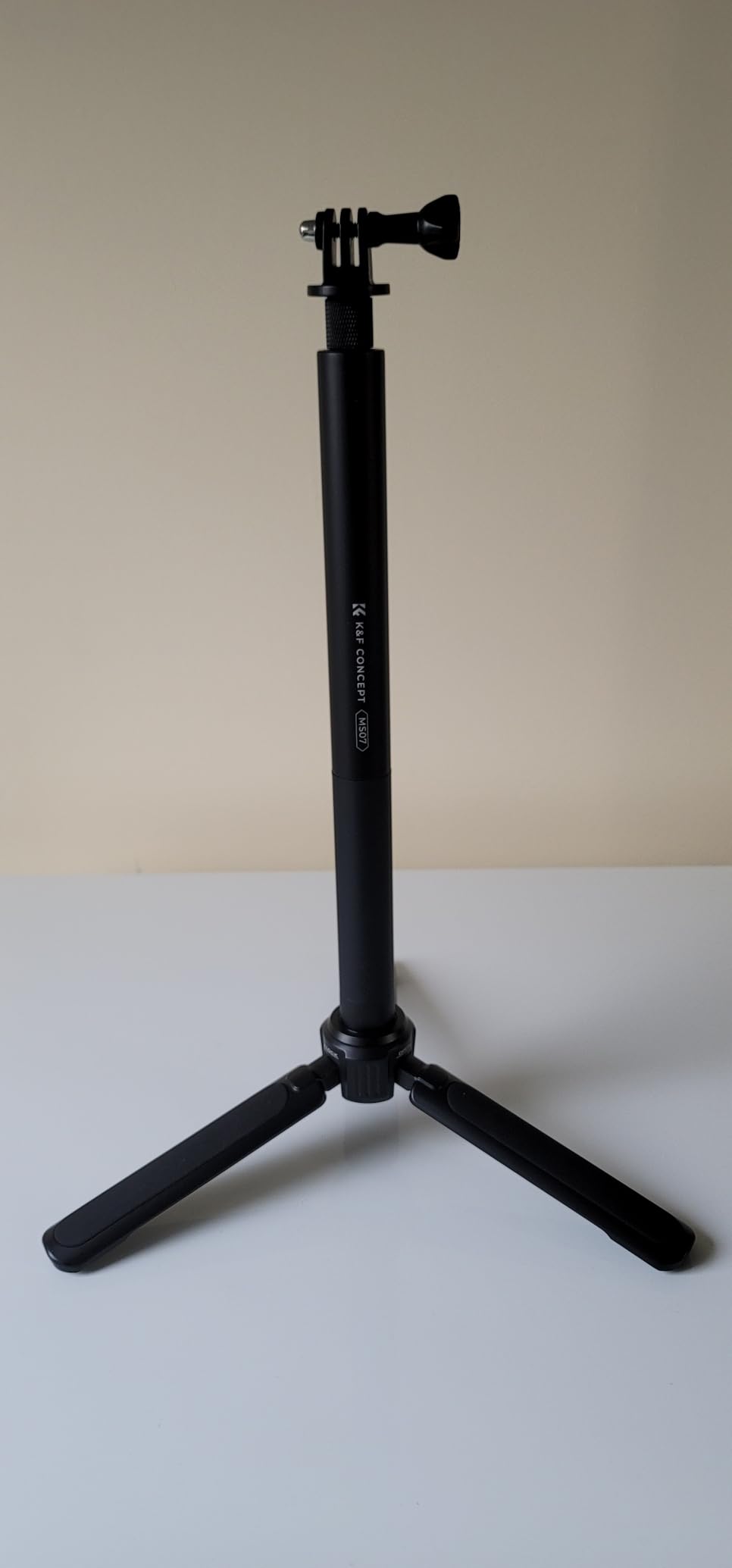 どこでも販売されている劣悪な自撮り棒キットからのステップアップ